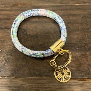 Lilly Pulitzer Round Key Chain; Aqua la Vista?